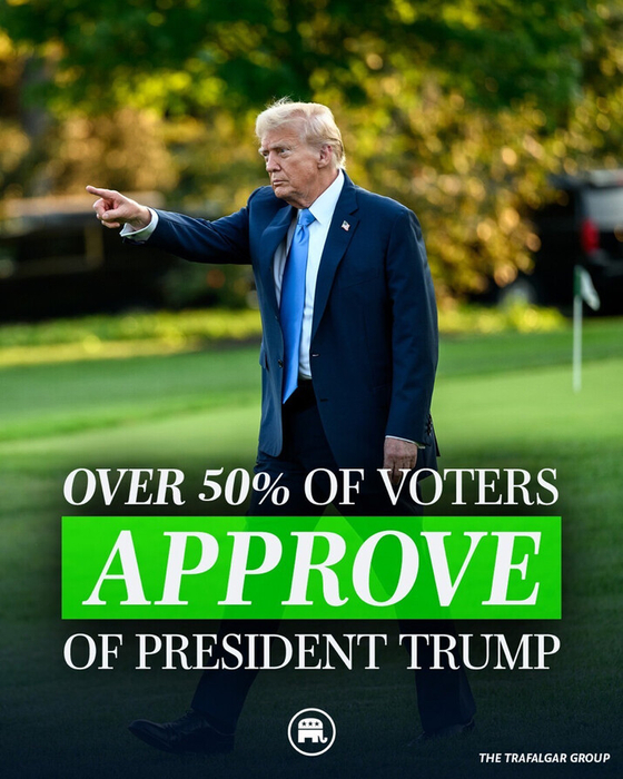 지지율 하락에 직면한 도널드 트럼프 미국 대통령은 지난해 12월 30일 SNS에 “내 지지율은 64%” 라는 글을 올렸다. [사진 SNS 캡처]