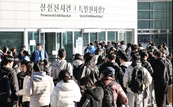 지난해 서울 용산구 국립중앙박물관 관람객이 연간 650만명을 돌파한 것으로 나타났다. 600만명 돌파 기록을 세운 지난해 12월 11일 오후 국립중앙박물관이 관람객들로 붐비고 있다. 김경록 기자