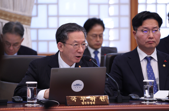 정성호 법무부 장관이 지난해 12월 30일 국무회의가 열리는 청와대 세종실에서 발언하고 있다. 청와대사진기자단