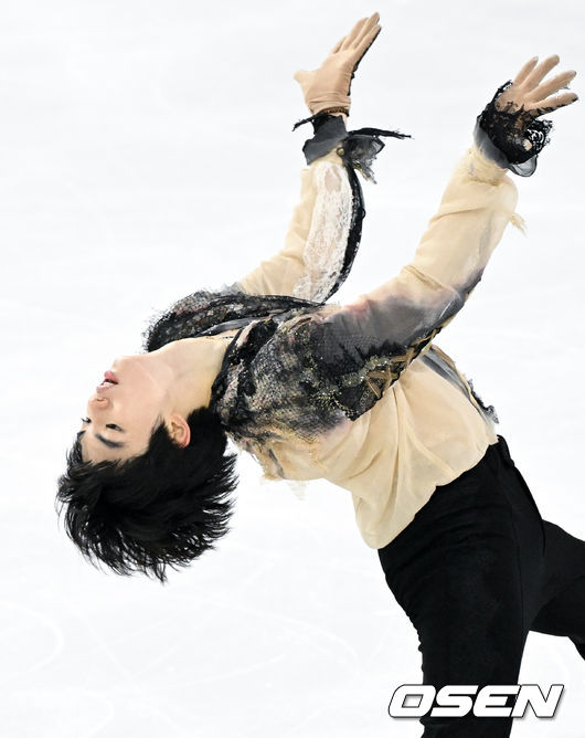 [OSEN=조은정 기자] 4일 서울 양천구 목동아이스링크장에서 ‘제80회 전국남녀 피겨스케이팅 종합선수권대회’가 열렸다. 차준환이 남자 시니어 싱글 프리 프로그램 연기를 펼치고 있다. 2026.01.04 /cej@osen.co.kr