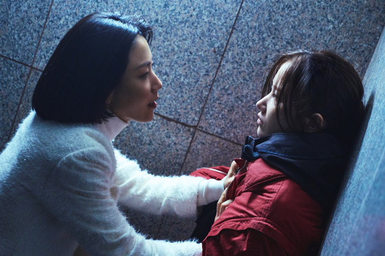 영화 '프로젝트 Y'의 한 장면. 한소희, 전종서 주연의 여성 버디물이다. 사진 플러스엠 엔터테인먼트         