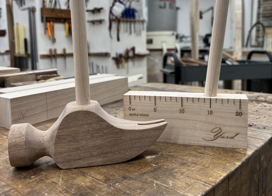 이제형 작가의 작업실의 나무 퍼터. 사진 한국조각가협회 