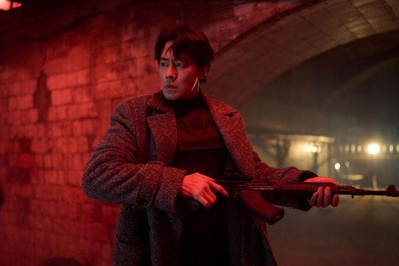 영화 '휴민트'의 한 장면. '베를린'의 세계관을 잇는 류승완 감독의 첩보액션물이다. 사진 NEW