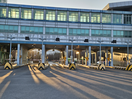 수도권직매립 금지 이후 첫날인 2일 수도권매립지 계량대가 텅 비어 있다. 허정원 기자