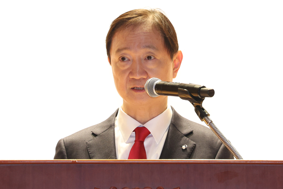 이찬진 금융감독원장이 2일 서울 영등포구 금융감독원에서 열린 2026년 시무식에서 신년사를 하고 있다. 연합뉴스