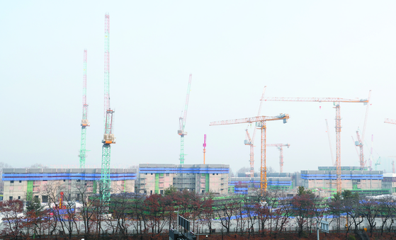 서울 서초구 반포주공 1단지 구역을 재건축 중인 반포디에이치클래스트 부지 모습. 이 아파트는 내년 9월 분양 예정이다. 연합뉴스