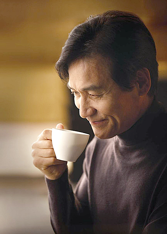 고심 끝에 커피 광고 모델로 나선 안성기 배우는 20년 넘게 광고에 출연하며 자상한 남편 이미지를 각인시켰다. 사진 동서식품