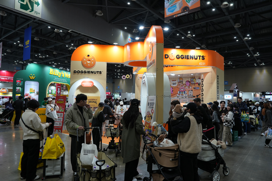 신선육과 슈퍼푸드 등 원료를 도넛 형태로 빚은 도기넛 펫푸드는 펫 페어에서 많은 사람에게 주목받았다.