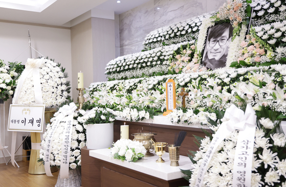  배우 안성기의 빈소가 5일 서울 서초구 서울성모병원 장례식장에 마련됐다. 사진 공동취재단