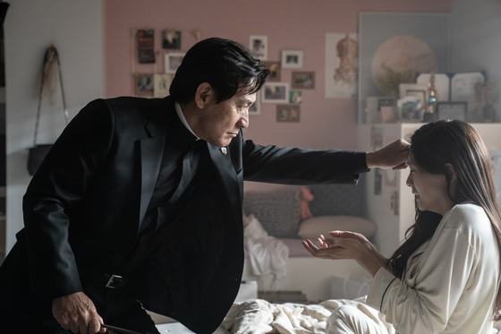 2019년 개봉한 영화 '사자'(감독 김주환)에 등장한 안성기 배우. 사진 롯데엔터테인먼트