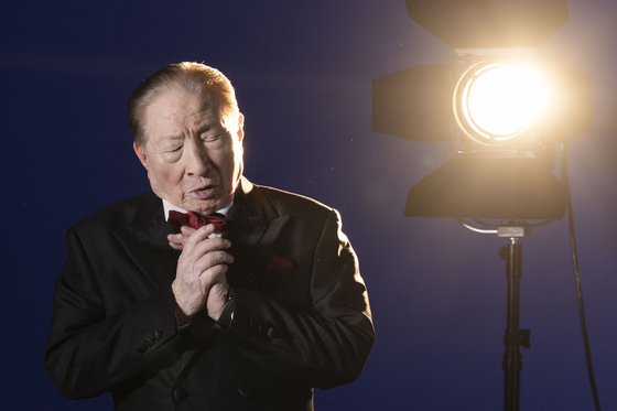 홍운표(100) 테너가 13일 오후 서울 마포구 상암동에서 중앙일보와 인터뷰를 하고 있다. 장진영 기자. 