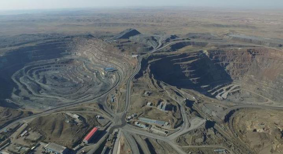 중국 네이멍구 바이윈어보 최대 희토류 광산. 사진 왕이신문 캡처