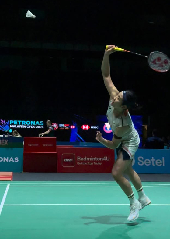 안세영이 올해 첫 대회인 BWF 말레이시아오픈 32강전에서 세계 랭킹 12위 미셸 리를 맞아 접전 끝에 2-1로 승리했다. 다음 상대는 일본의 오쿠하라 노조미다. [사진 세계배드민턴연맹]