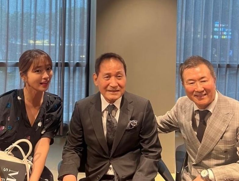 이민정이 인스타그램에 올린 고 안성기와 찍은 과거 사진. 인스타그램 캡처