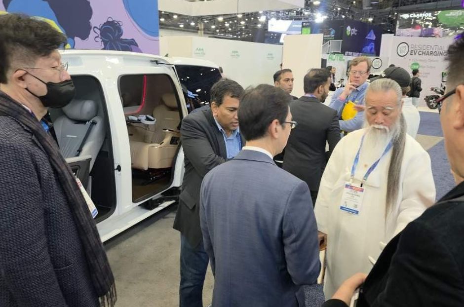 CES 행사장에 온 천공. 온라인 커뮤니티 캡처