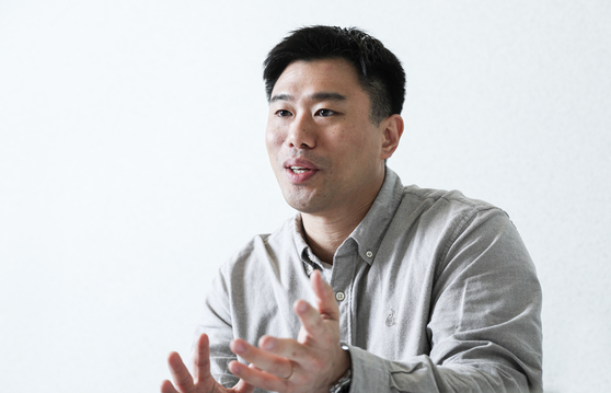  홍종석 사회복지사는 16년간 치매안심센터에서 근무한 치매 현장 전문가다. 치매안심센터는 전국 256개 보건소 산하에 있다. 김경록 기자