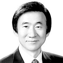 윤병세 서울국제법연구원 이사장·전 외교부 장관