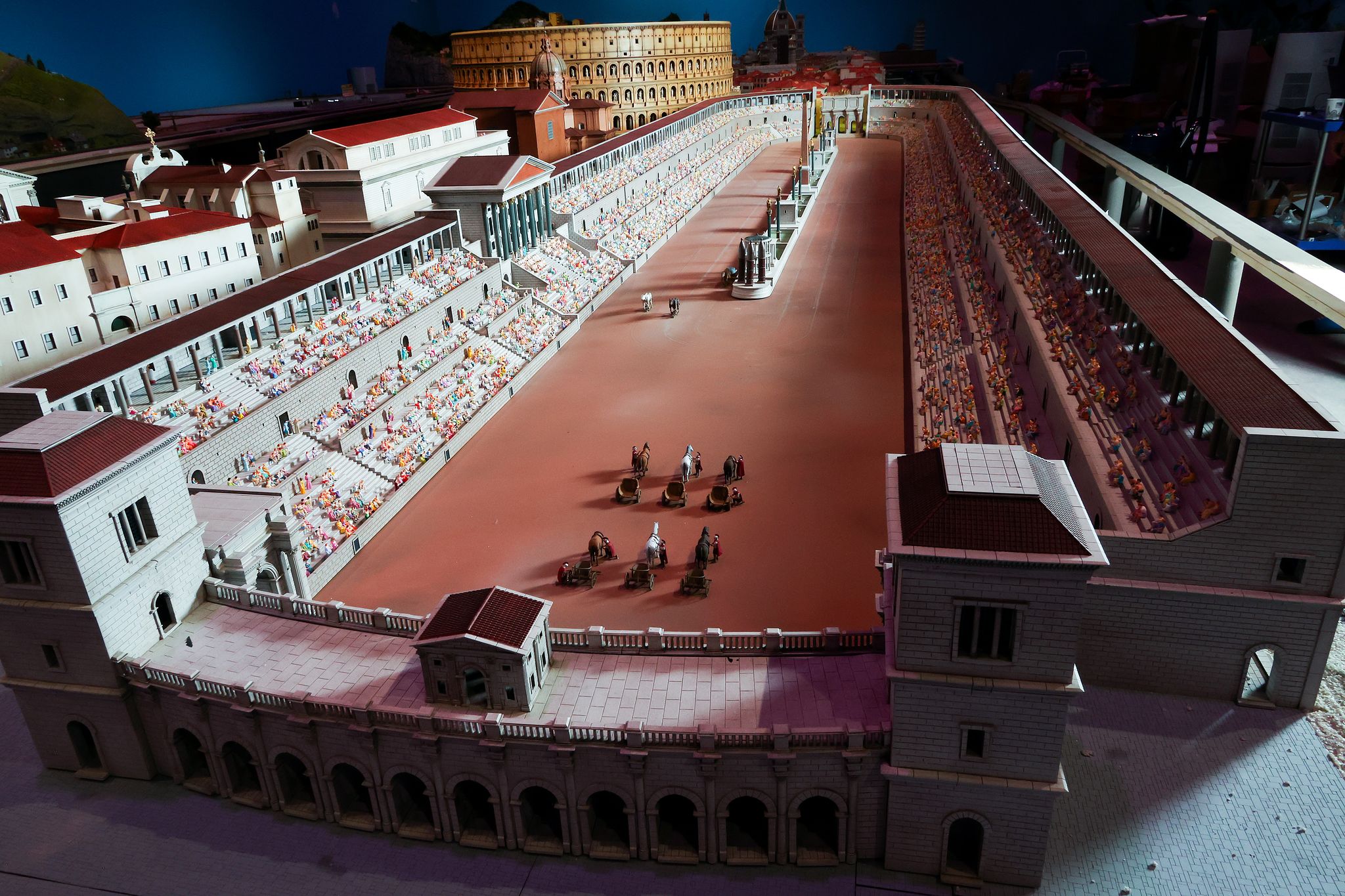 영화 벤허의 배경이기도 한 대전차 경기장 디오라마. 