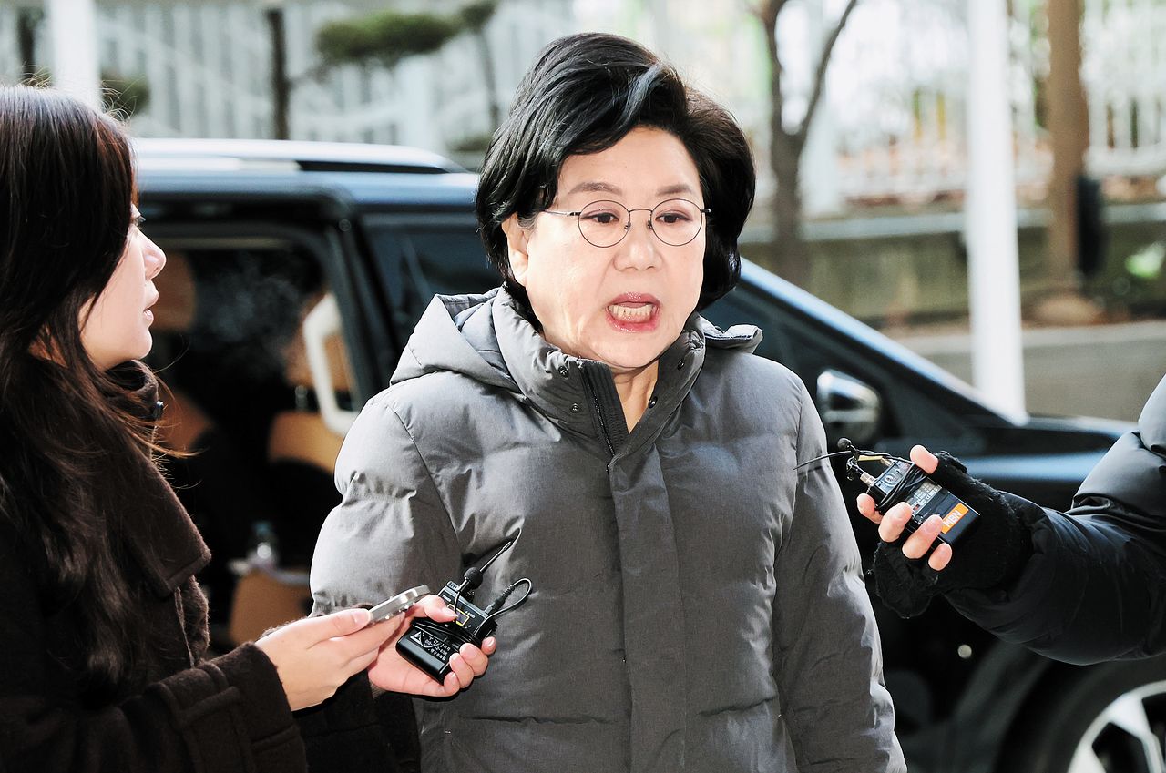 이혜훈 초대 기획예산처 장관 후보자가 9일 오전 서울 중구 예금보험공사에 마련된 인사청문회 준비 사무실로 출근하며 취재진의 질문에 답하고 있다. 뉴스1