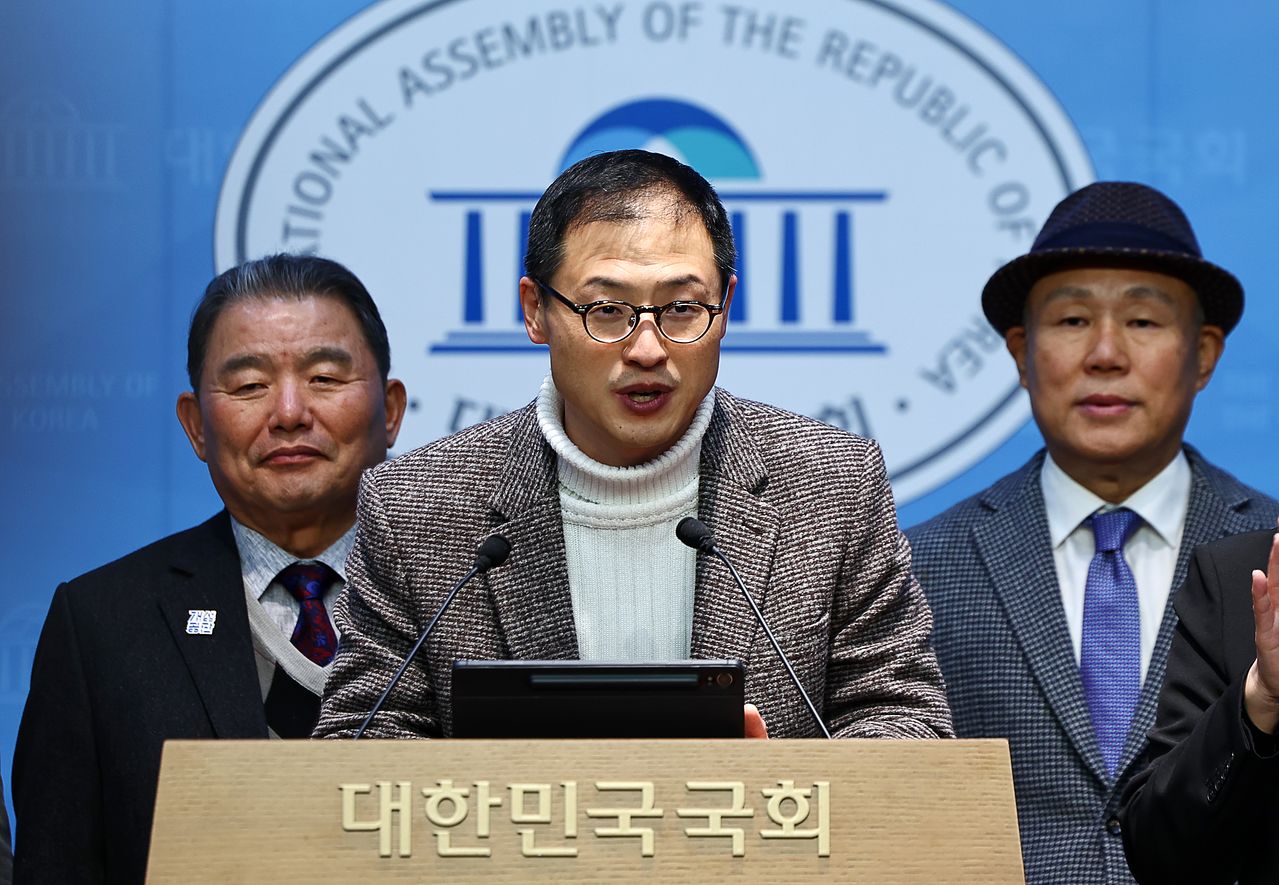 김상욱 더불어민주당 의원이 지난달 22일 오후 서울 여의도 국회 소통관에서 한미 대북정책 조율협의회 출범 관련 제2의 한미워킹그룹화 우려 표명 및 동맹 간 대북정책 조율 통일부 주도 지지 성명 발표 기자회견'을 열고 발언하고 있다. 뉴시스