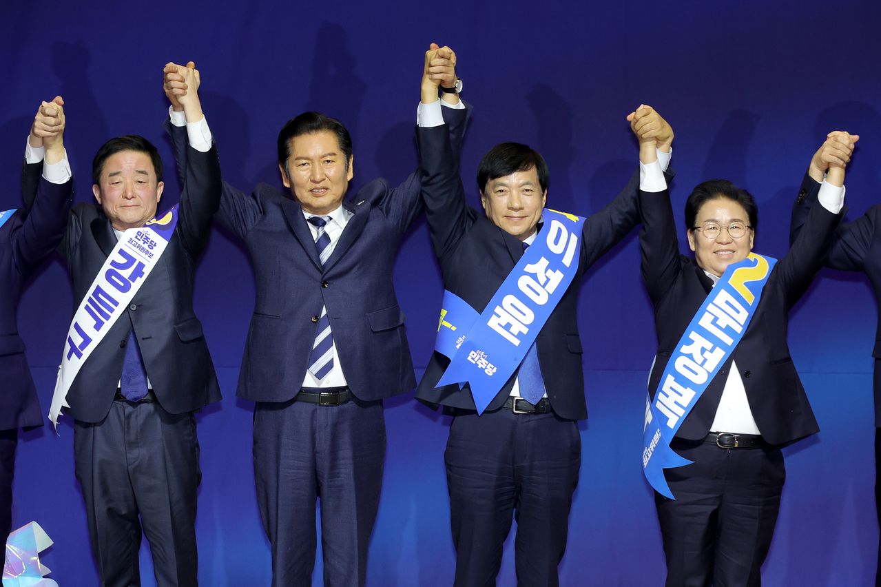 11일 국회에서 더불어민주당 최고위원 보궐선거가 열렸다. 강득구, 이성윤, 문정복 후보가 최고위원으로 선출됐다. 장진영 기자