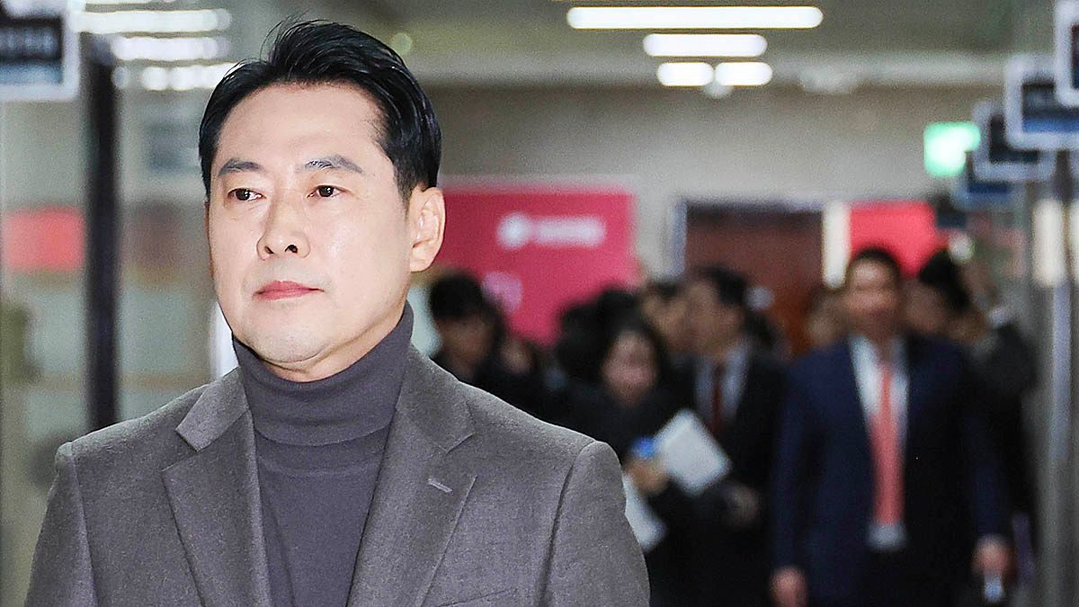 장동혁 국민의힘 대표가 8일 오전 국회에서 최고위원회의를 마치고 이동하고 있다. 임현동 기자