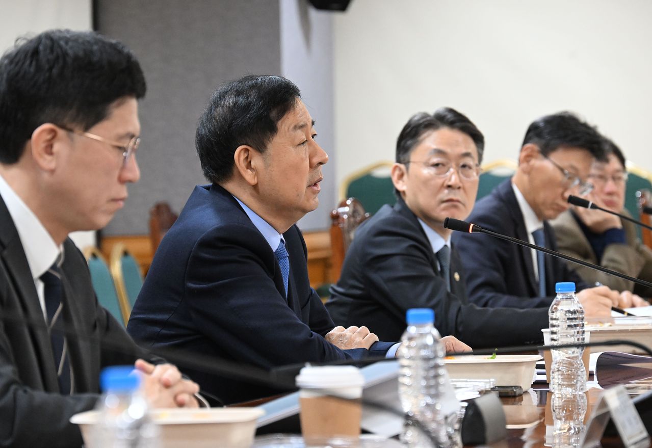 구윤철 부총리 겸 재정경제부 장관이 지난 8일 서울 중구 은행연합회에서 열린 '시장상화점검회의'를 주재하고 있다. 재정경제부