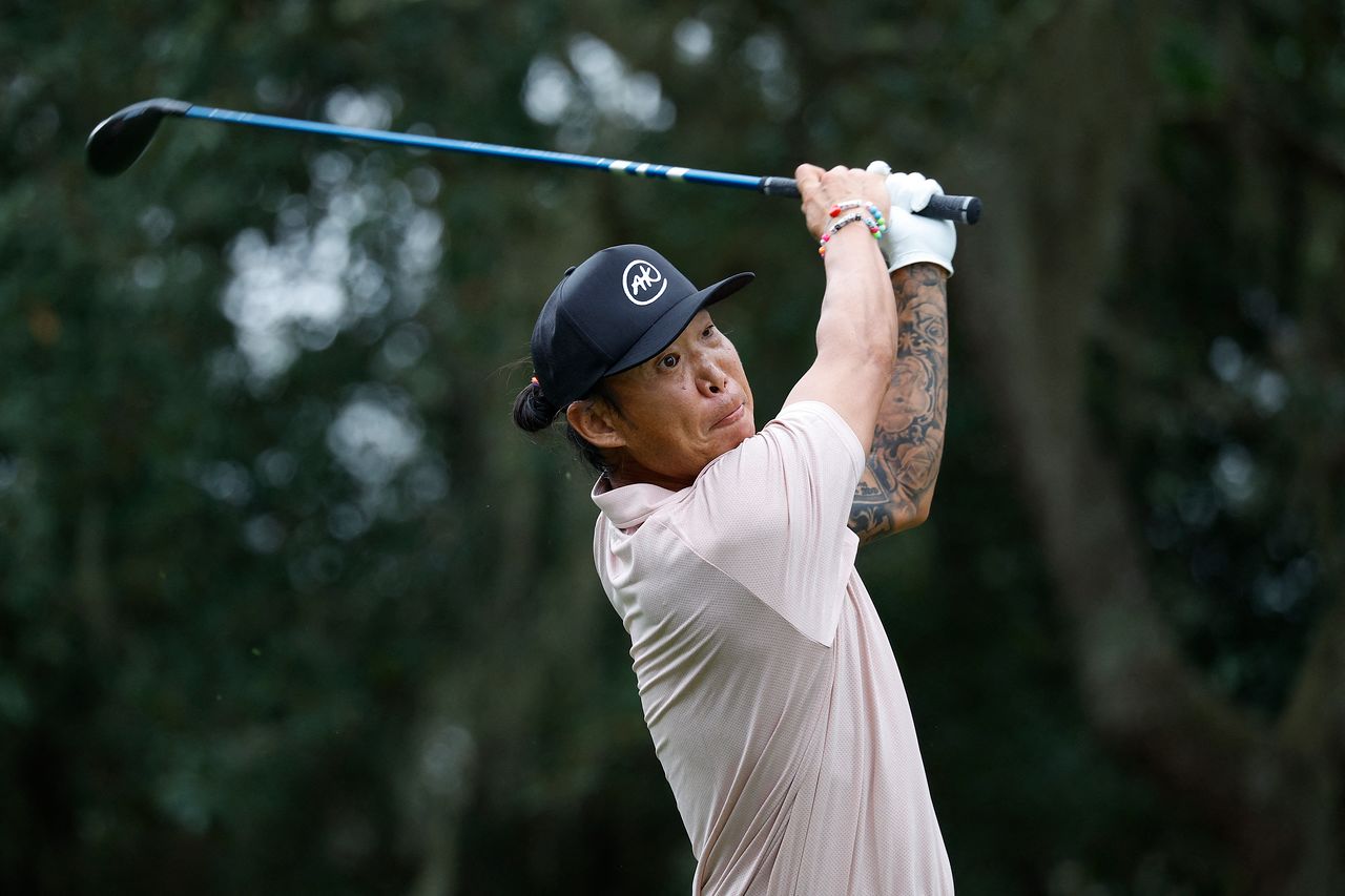 앤서니 김이 LIV 골프에 복귀한다. 11일 프로모션에서 티샷하는 모습. [로이터=연합뉴스]