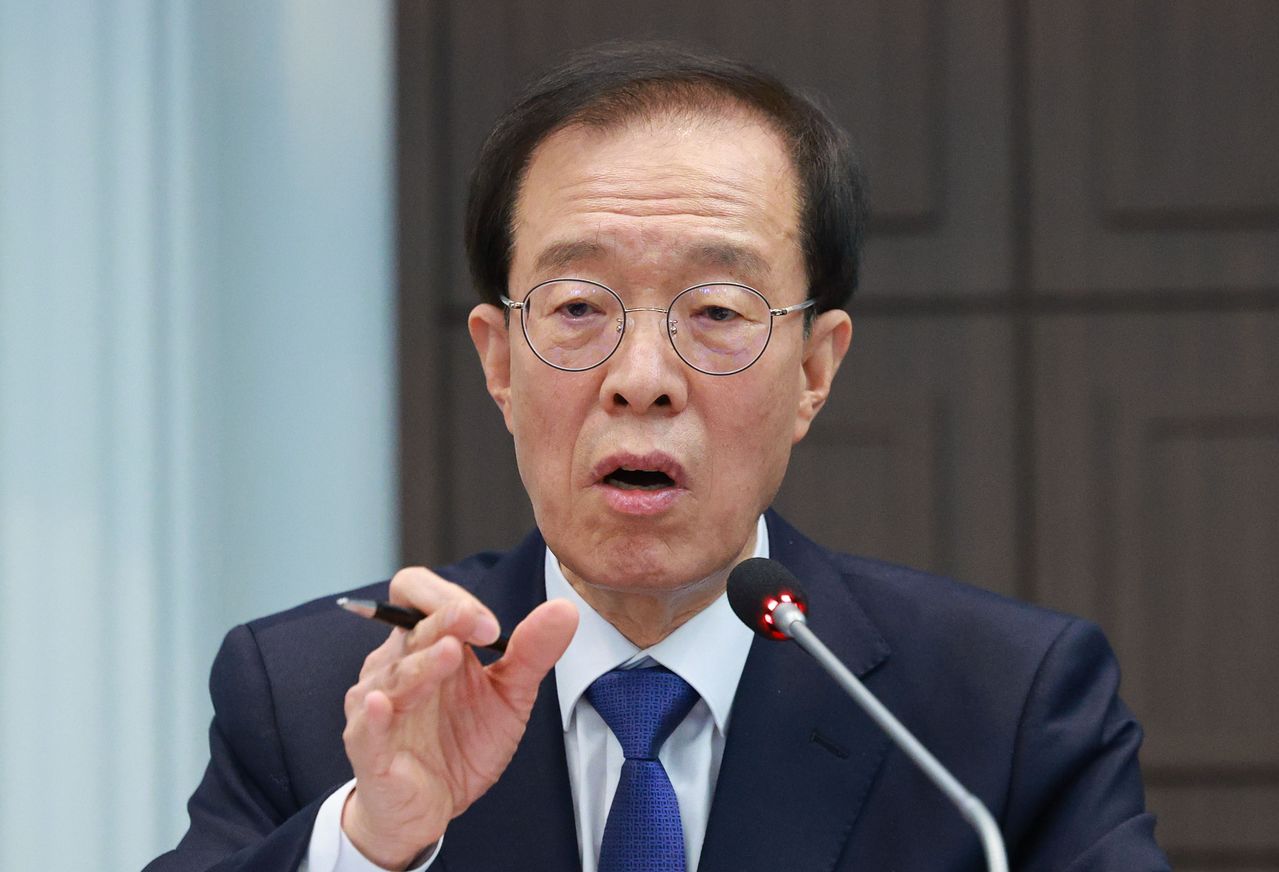 이석연 국민통합위원회 위원장이 13일 서울 중구 프레스센터에서 열린 관훈클럽 초청 토론회에 참석해 발언하고 있다. 연합뉴스