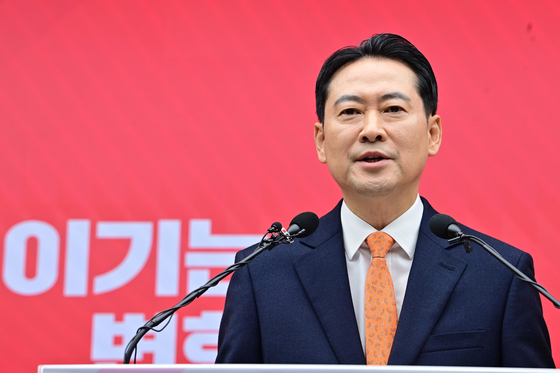 장동혁 국민의힘 대표가 7일 서울 여의도 중앙당사에서 열린 긴급기자회견에서 당 쇄신안 등을 발표하고 있다. 뉴스1