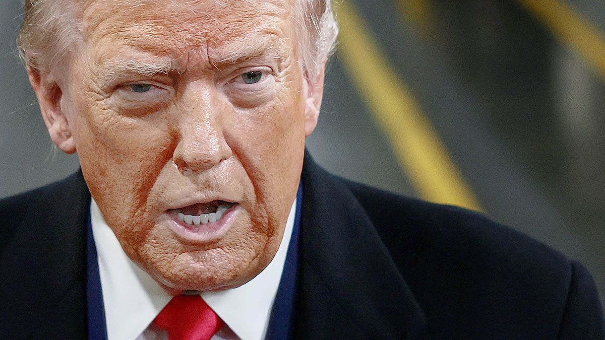  도널드 트럼프 미국 대통령이 13일(현지시간) 미시간주 포드 공장을 방문한 자리에서 자신의 관세 정책의 성과를 홍보하는 내용의 연설을 하고 있다. 로이터=연합뉴스