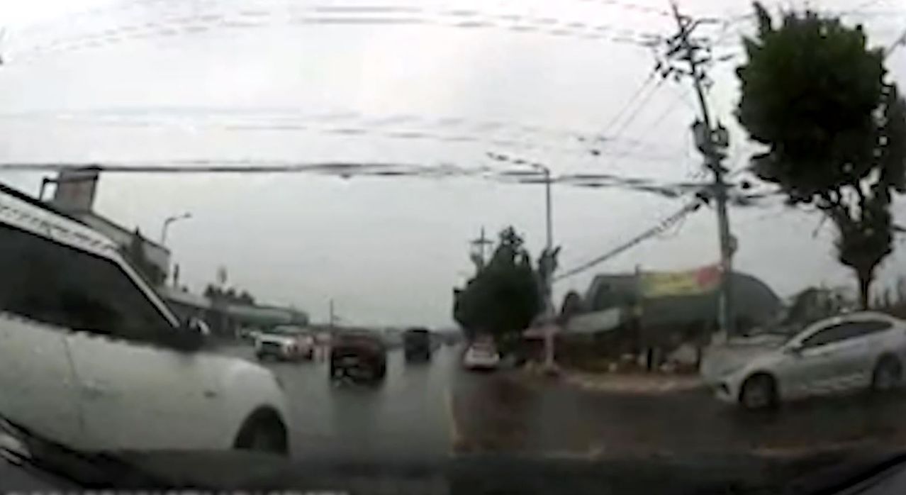 진로변경 차량을 대상으로 고의 교통사고를 유발하는 모습. 사진 고양경찰서