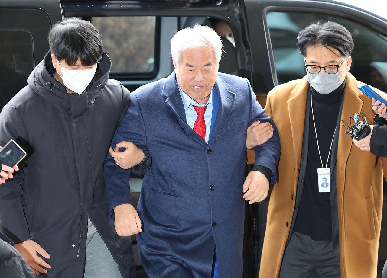 전광훈 사랑제일교회 목사가 15일 서울서부지방법원에서 열린 구속적부심 심문에 출석하고 있다. 연합뉴스