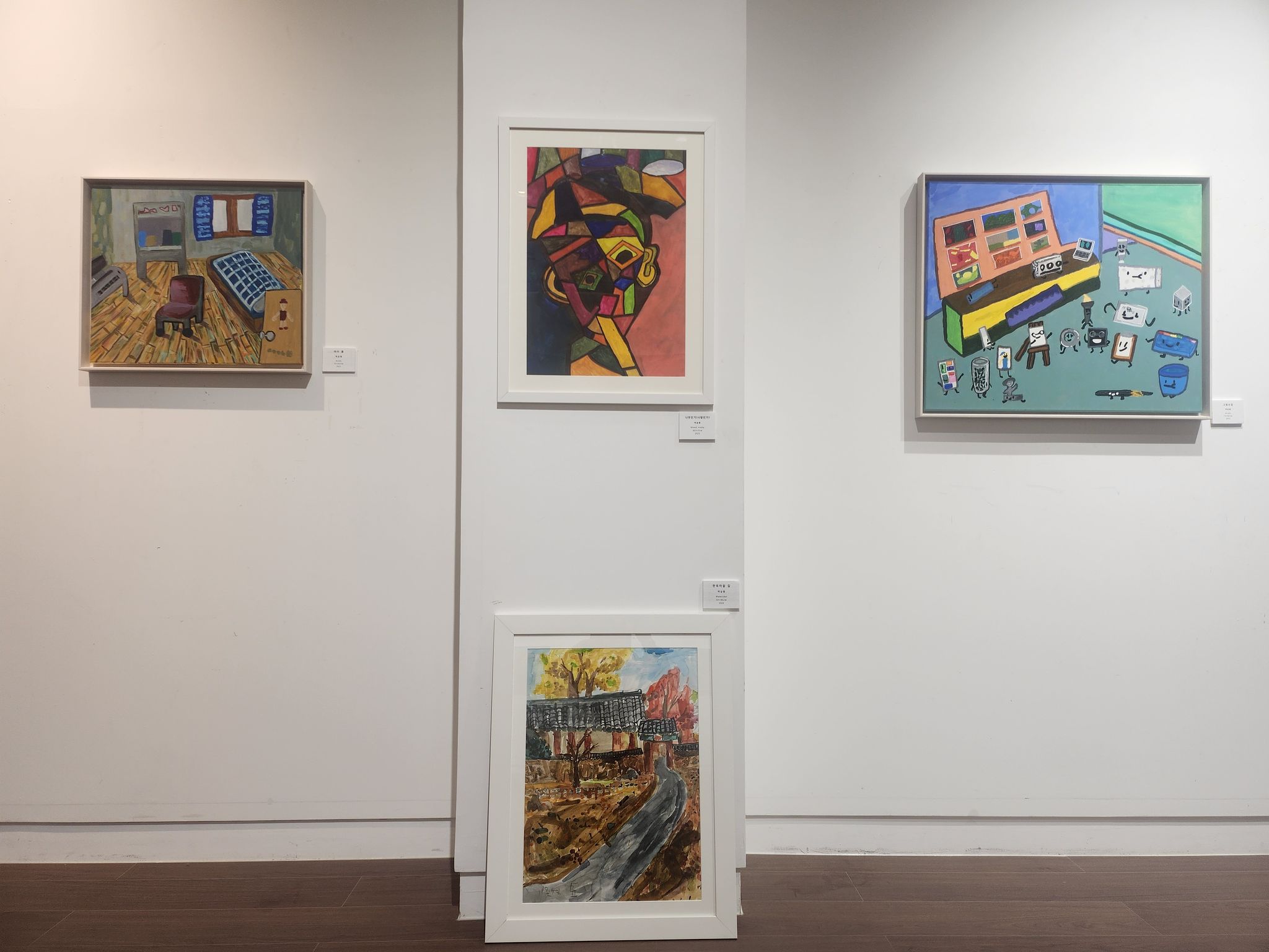 누벨백미술관 벽에 걸린 박승원군 작품들. 사진 누벨백미술관