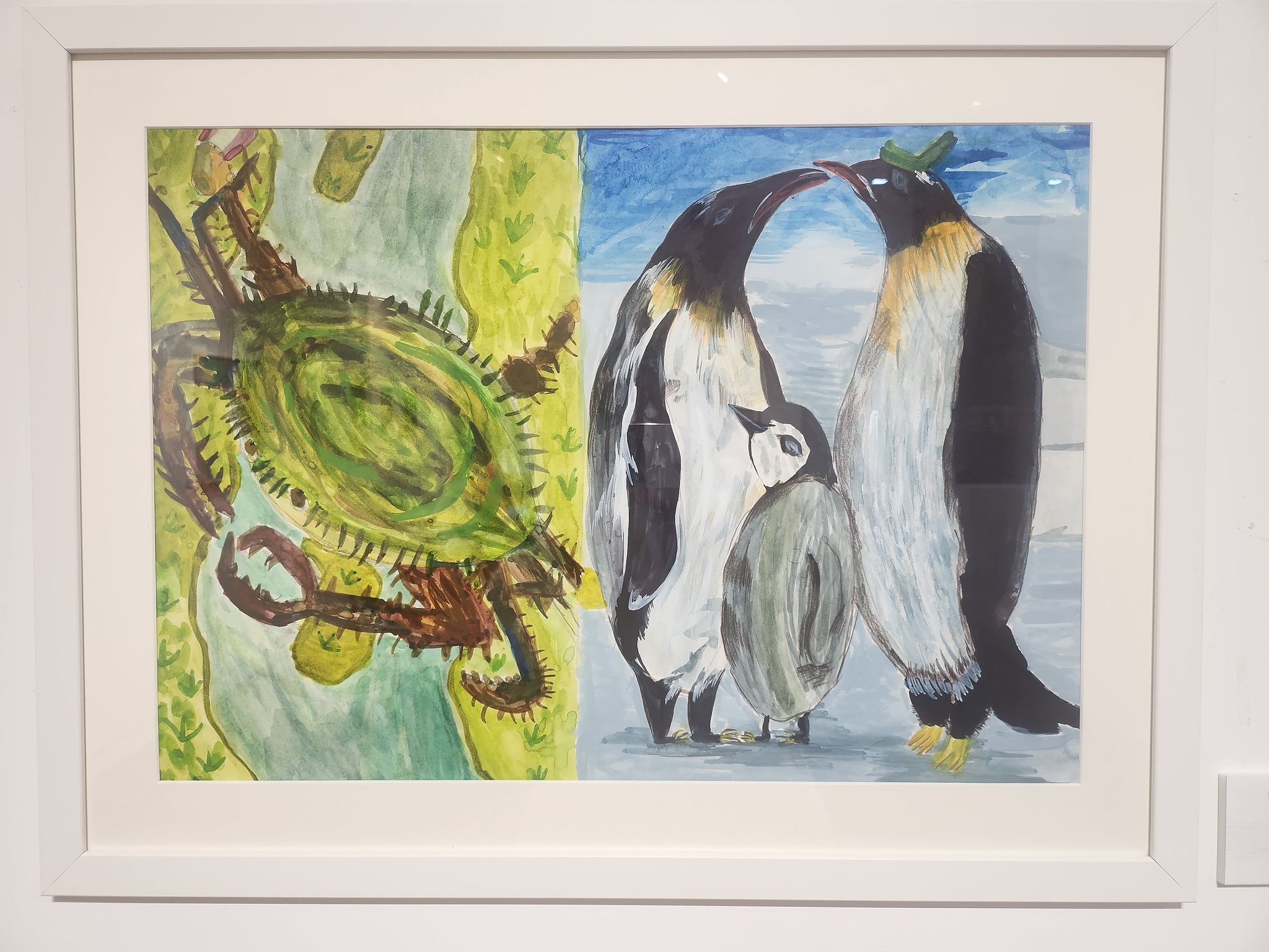 박승원군 작품. 게와 펭귄을 그렸다. 사진 누벨백미술관