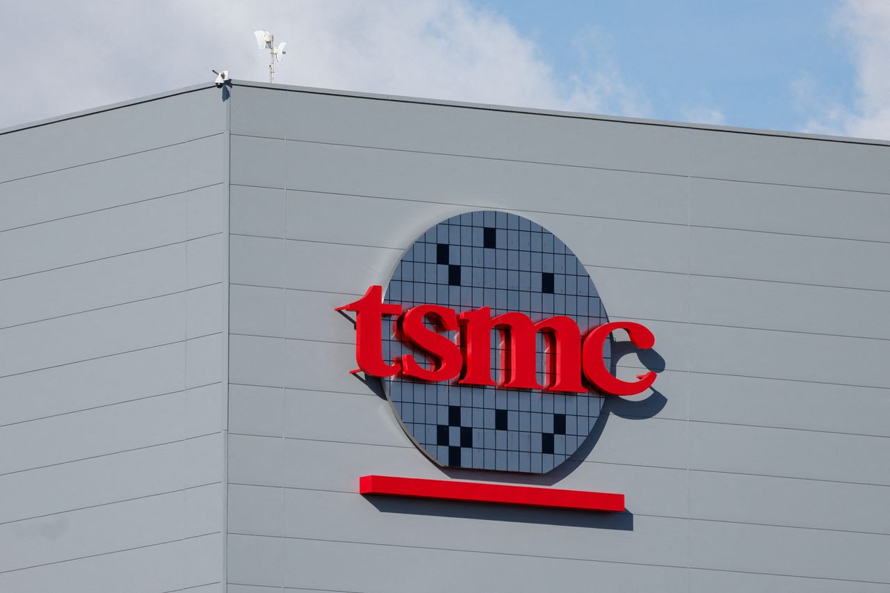 대만 반도체 제조 회사(TSMC)의 대만 생산 공장에서 TSMC 로고가 표시되어 있다. 로이터=연합뉴스