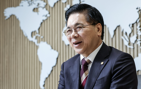 여의도순복음교회 이영훈 담임목사는 "미국 문화의 기본은 '감사'다. 물건을 살 때도 '쌩큐', 내가 돈을 내면서도 '쌩큐'한다. 가장 큰 명절도 '추수감사절'이다. 우리 사회에도 감사 문화가 필요하다"고 말했다. 김성룡 기자