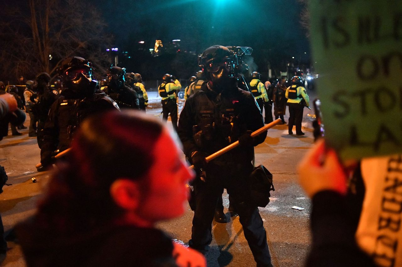  시위 격화하는 미네소타 AFP=연합뉴스