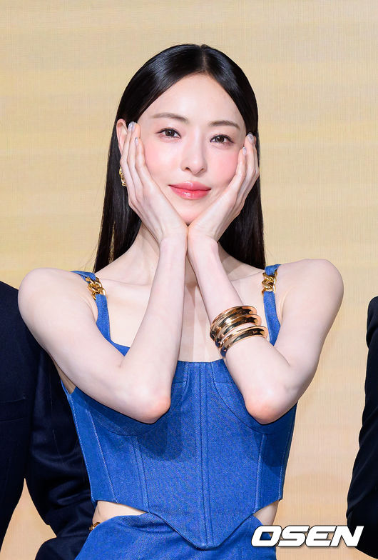 '반전 매력'으로 현장에 웃음 안긴 이다희 '사랑스럽죠?'