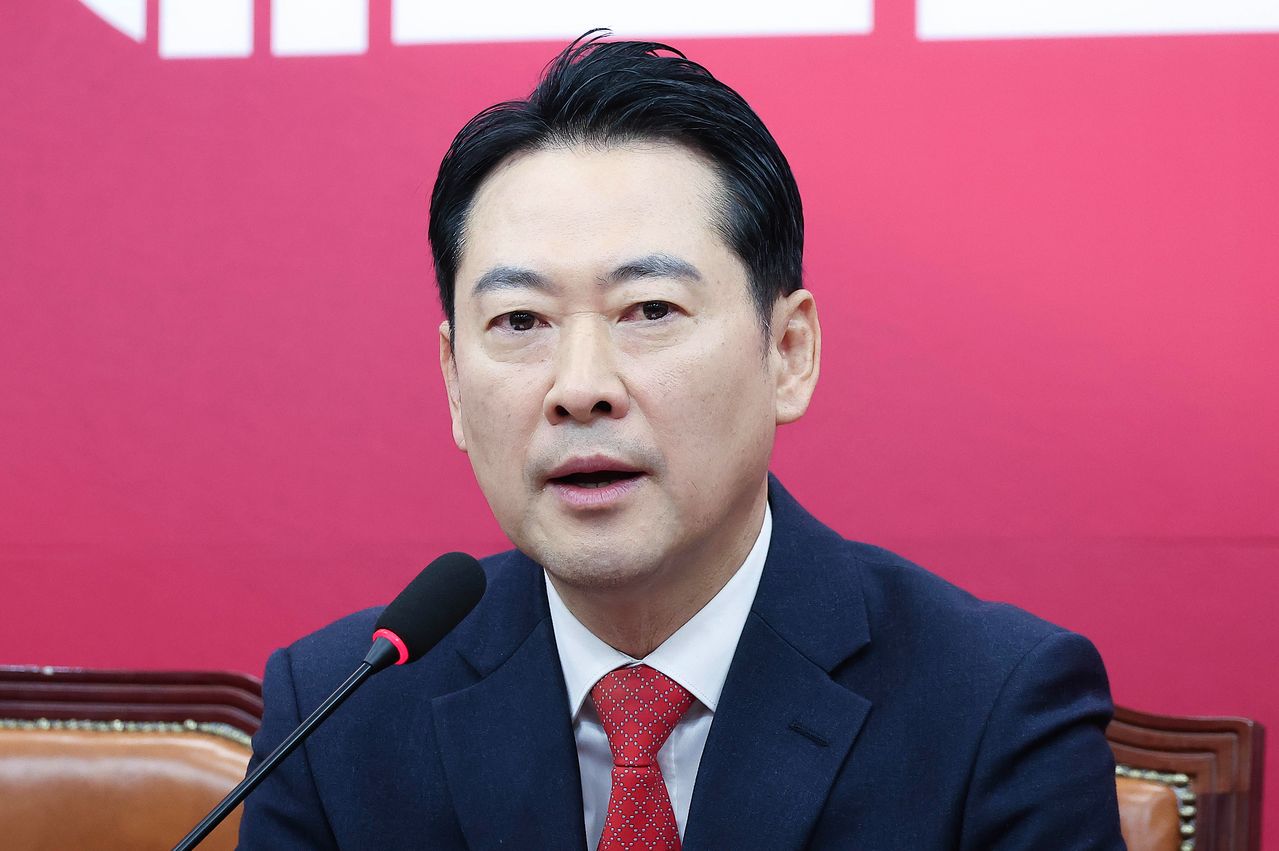 장동혁 국민의힘 대표가 15일 오전 국회에서 열린 최고위원회의에서 발언하고 있다. 임현동 기자