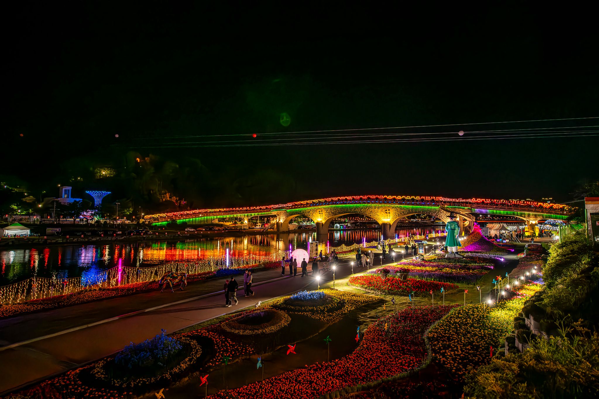 남원시가 2024년 관광 활성화와 지역 경제 회복을 위해 설치한 청사초롱. 사진 남원시         