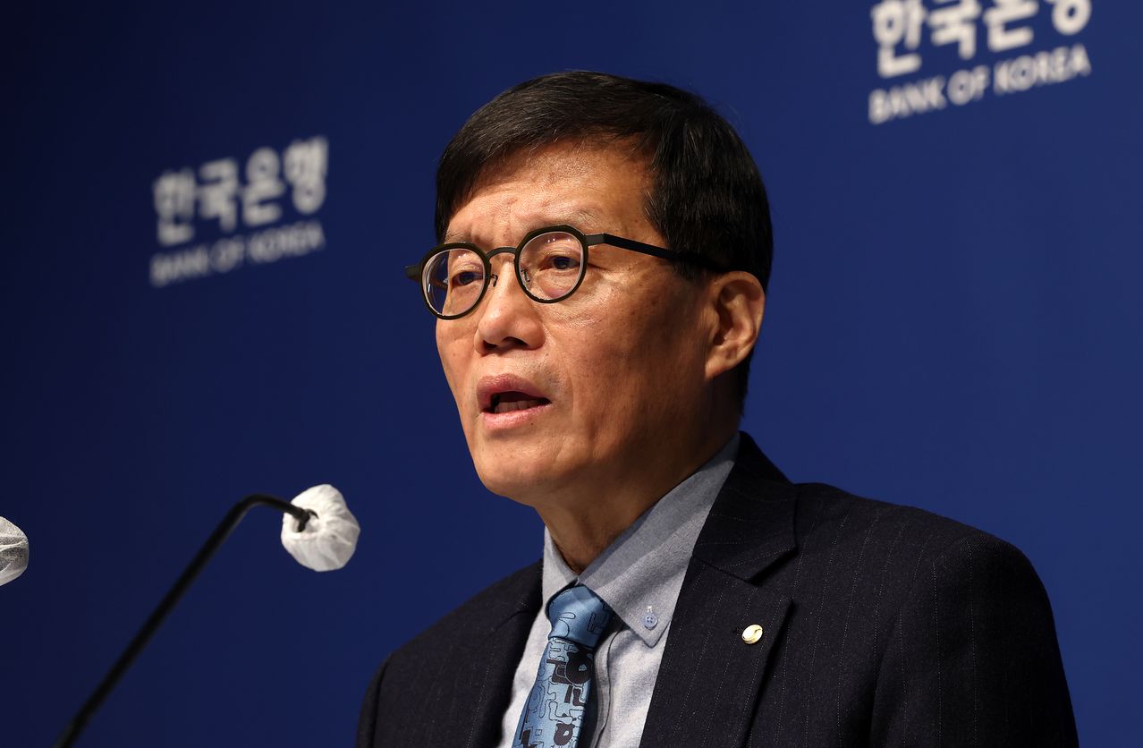 이창용 한국은행 총재가 15일 서울 중구 한국은행에서 열린 금융통화위원회 금리 결정에 대한 기자간담회에서 발언하고 있다. 뉴스1