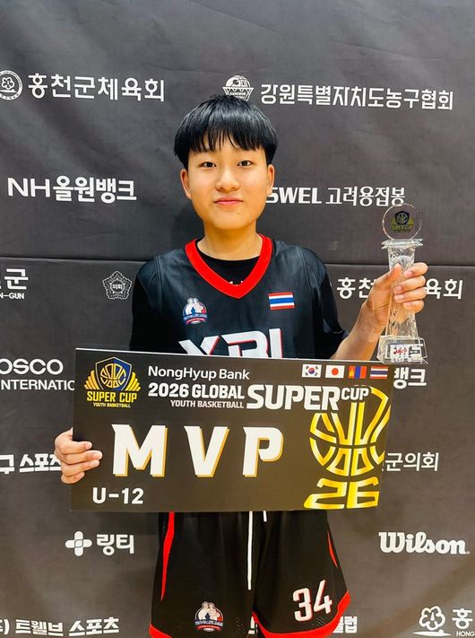[사진] MVP를 차지한 YBL 송준원