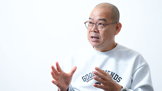 삼성화재에서 29년간 근무하고 은퇴한 박경식(57)씨가 15일 서울 상암동 중앙일보에서 자신의 은퇴 후 삶에 대해 이야기하고 있다. 김종호 기자