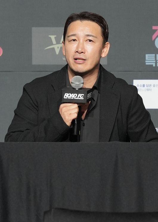 로드FC정문홍 회장이 지방보조금법 위반 및 업무상 횡령 혐의에 대해 경찰로부터 불입건 결정을 통보받았다. / 로드FC