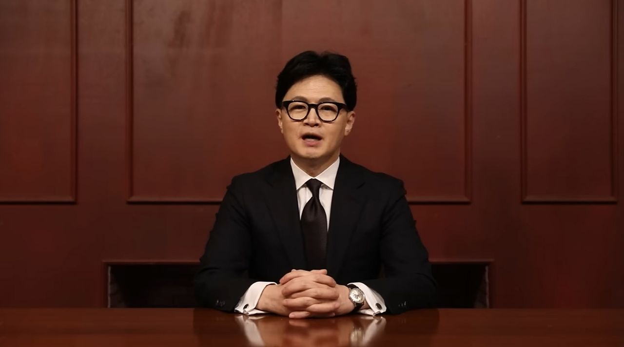 한동훈 국민의힘 전 대표가 18일 당원 게시판 논란과 관련해 "상황이 여기까지 오게 한 것에 대해 국민과 당원께 송구하다"며 사과했다. 뉴스1