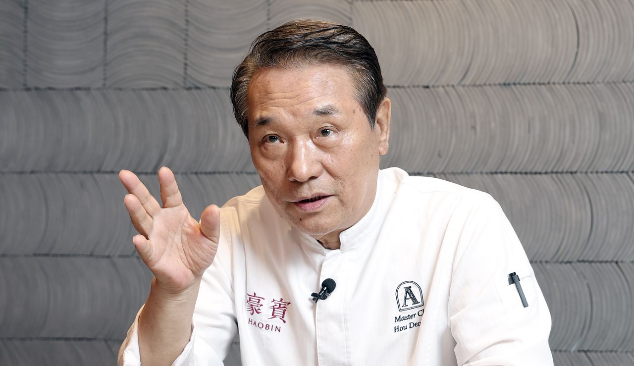 후덕죽 셰프가 16일 오후 앰베서더 서울 풀만 호텔에서 중앙일보와 인터뷰하고 있다. 강정현 기자