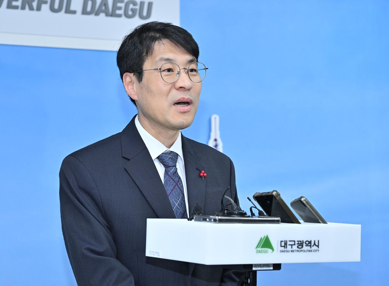 김정기 대구시장 권한대행 행정부시장이 19일 오후 대구시청 동인 청사에서 대구·경북 행정통합 관련 입장을 밝히고 있다. [사진 대구시]