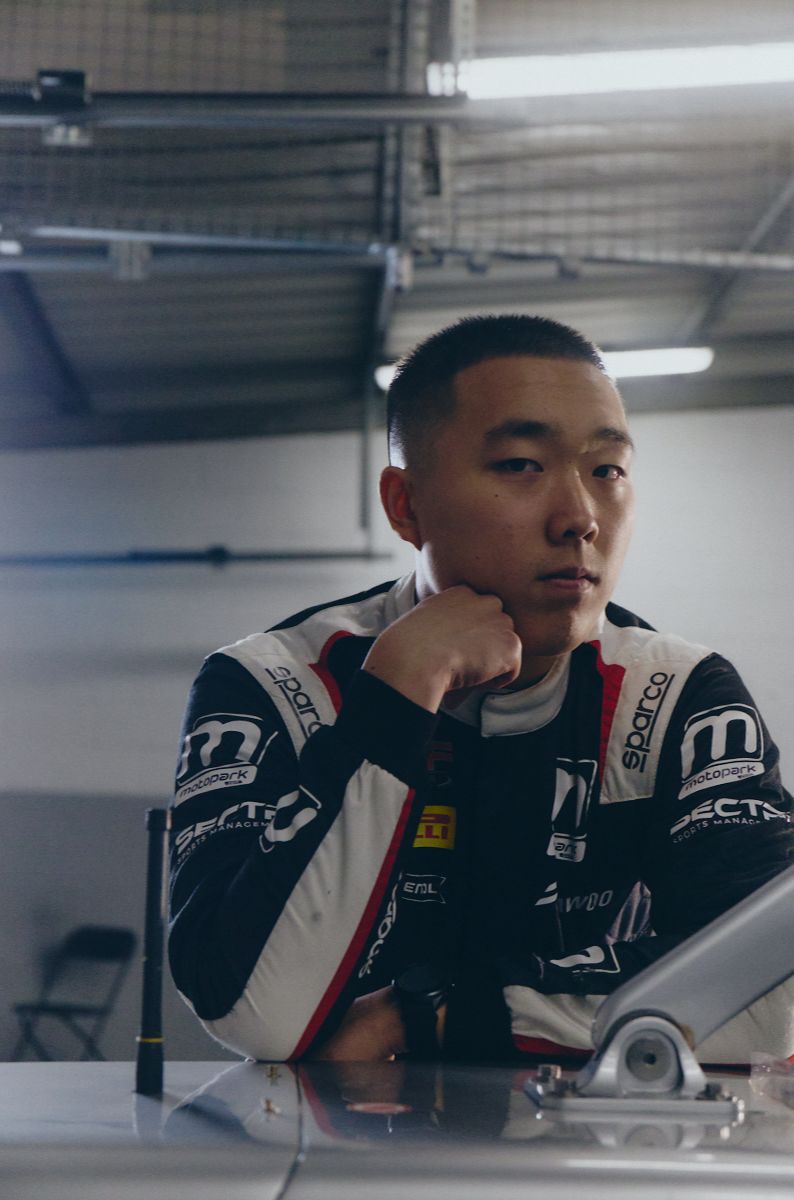 한국인으로는 유일하게 F3 무대에서 활약 중인 레이서 신우현. 오는 2030년까지 F1 무대에 진출하는 게 목표다. 사진 신우현