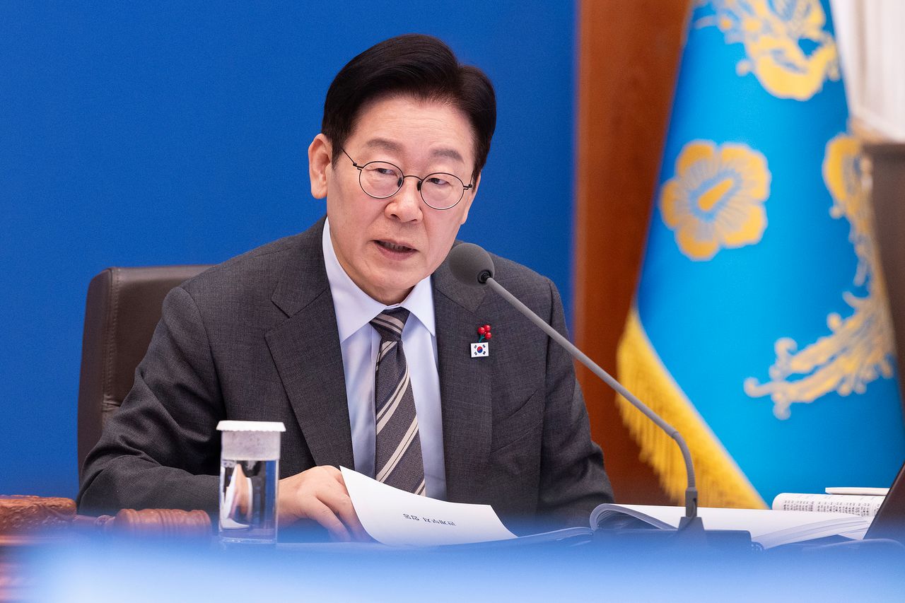 이재명 대통령이 20일 오전 청와대 본관에서 국무회의를 주재하고 있다. 전민규 기자 